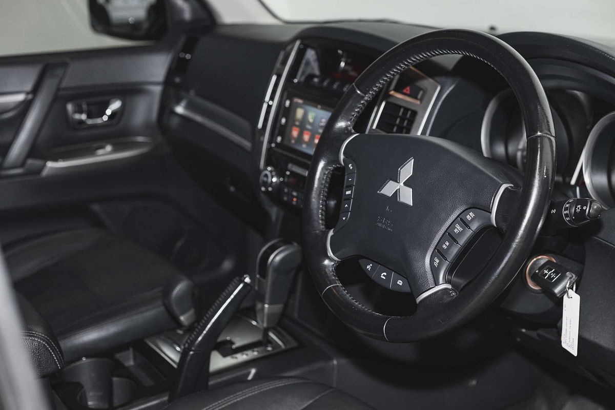2020 Mitsubishi Pajero Exceed NX