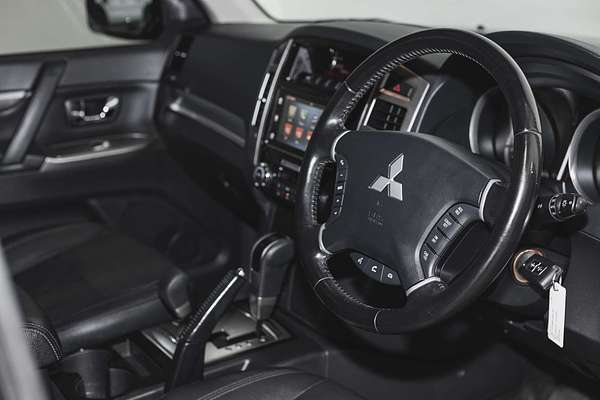 2020 Mitsubishi Pajero Exceed NX