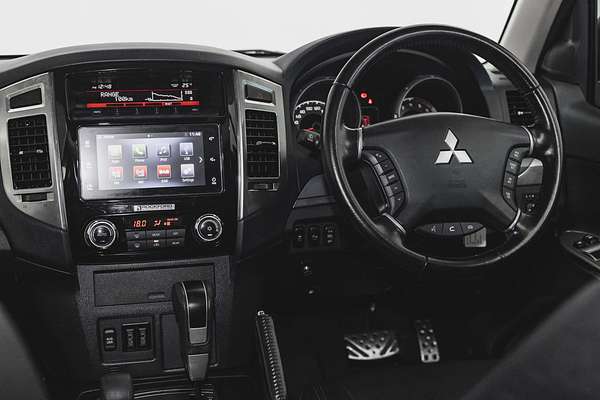 2020 Mitsubishi Pajero Exceed NX