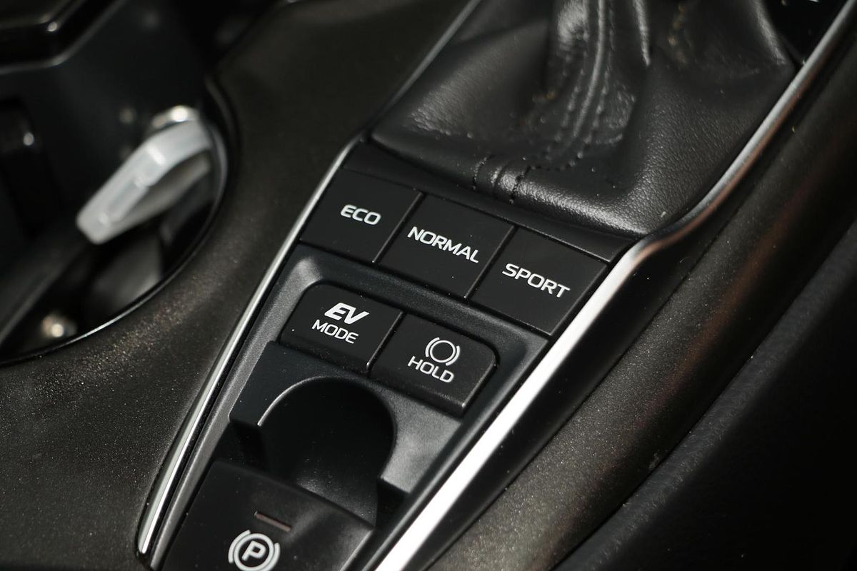 2020 Toyota Camry Ascent AXVH71R
