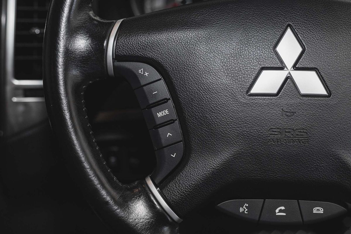 2020 Mitsubishi Pajero Exceed NX