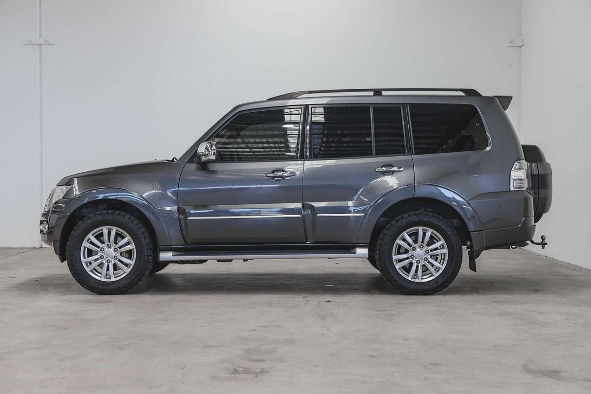 2020 Mitsubishi Pajero Exceed NX
