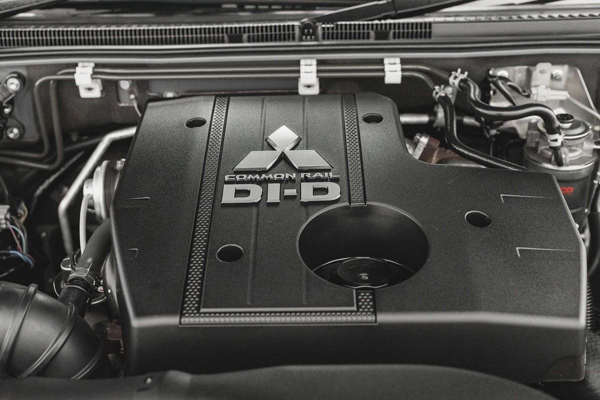 2020 Mitsubishi Pajero Exceed NX
