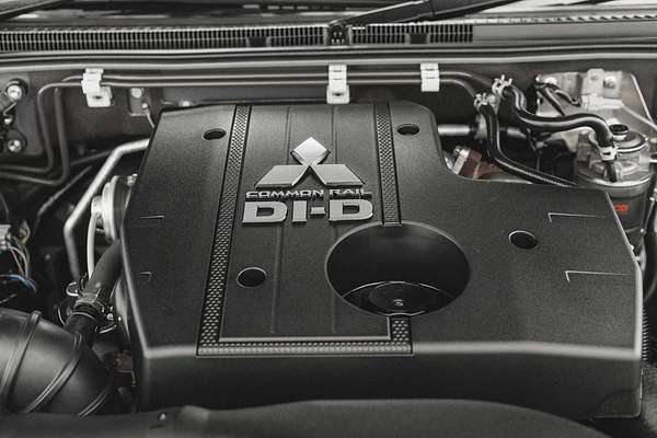 2020 Mitsubishi Pajero Exceed NX