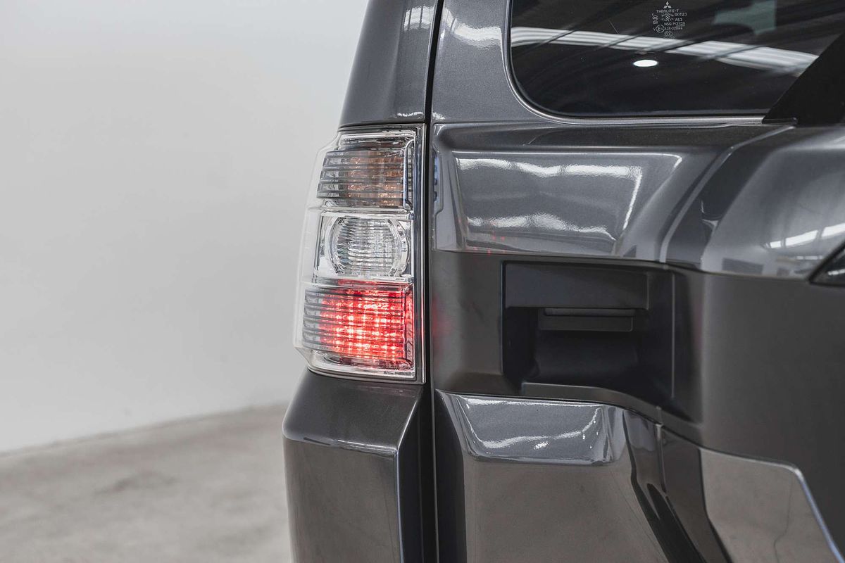 2020 Mitsubishi Pajero Exceed NX
