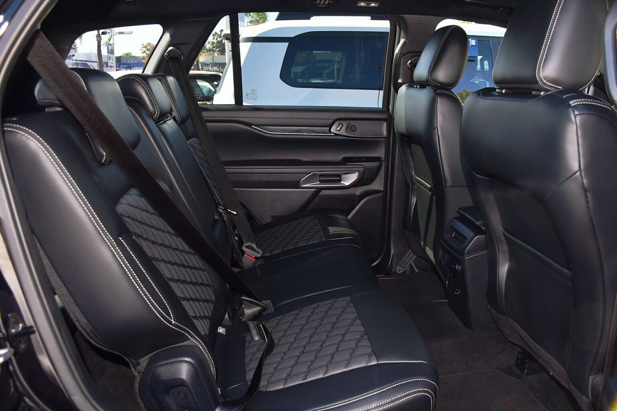 2023 Ford Everest Platinum