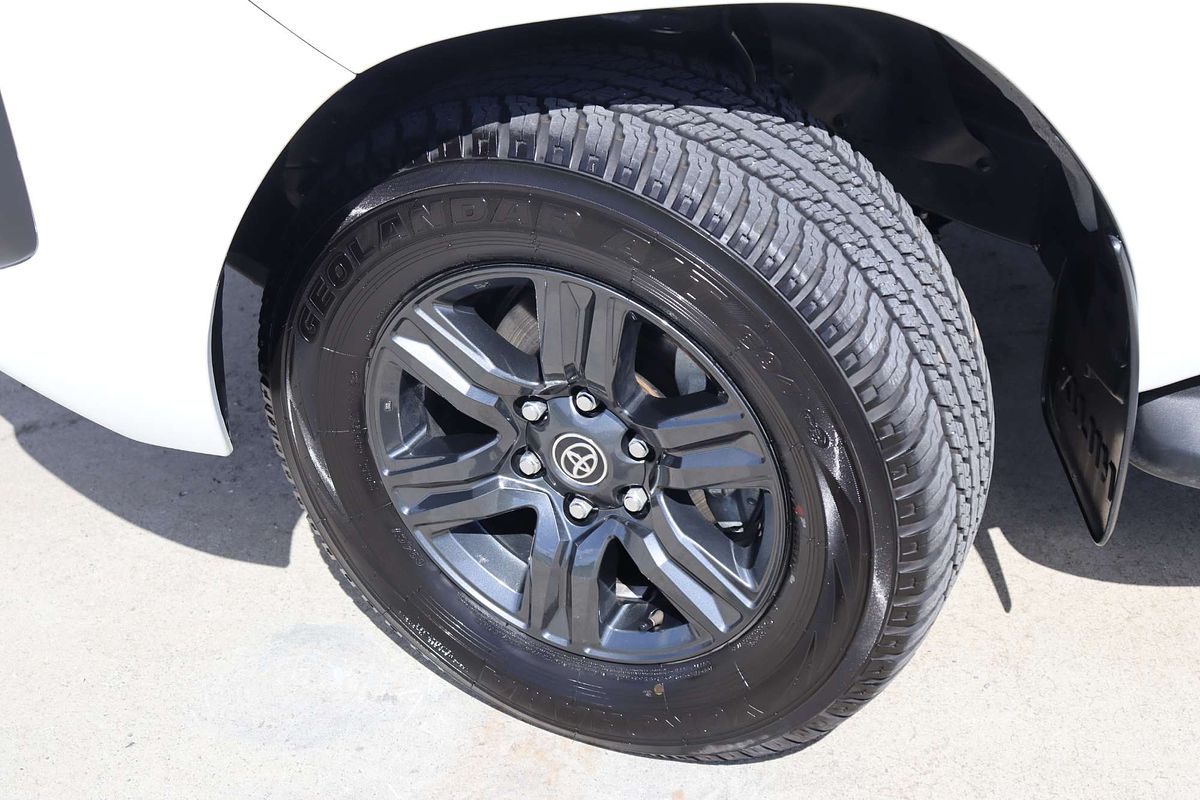 2024 Toyota Hilux SR GUN126R 4X4