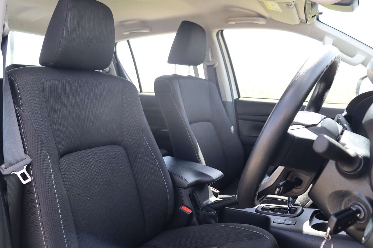 2024 Toyota Hilux SR GUN126R 4X4