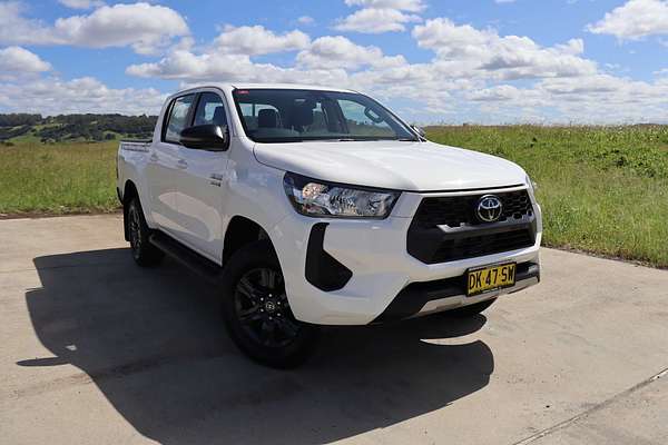 2024 Toyota Hilux SR GUN126R 4X4