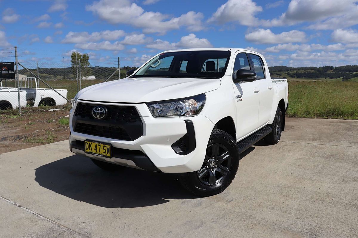 2024 Toyota Hilux SR GUN126R 4X4