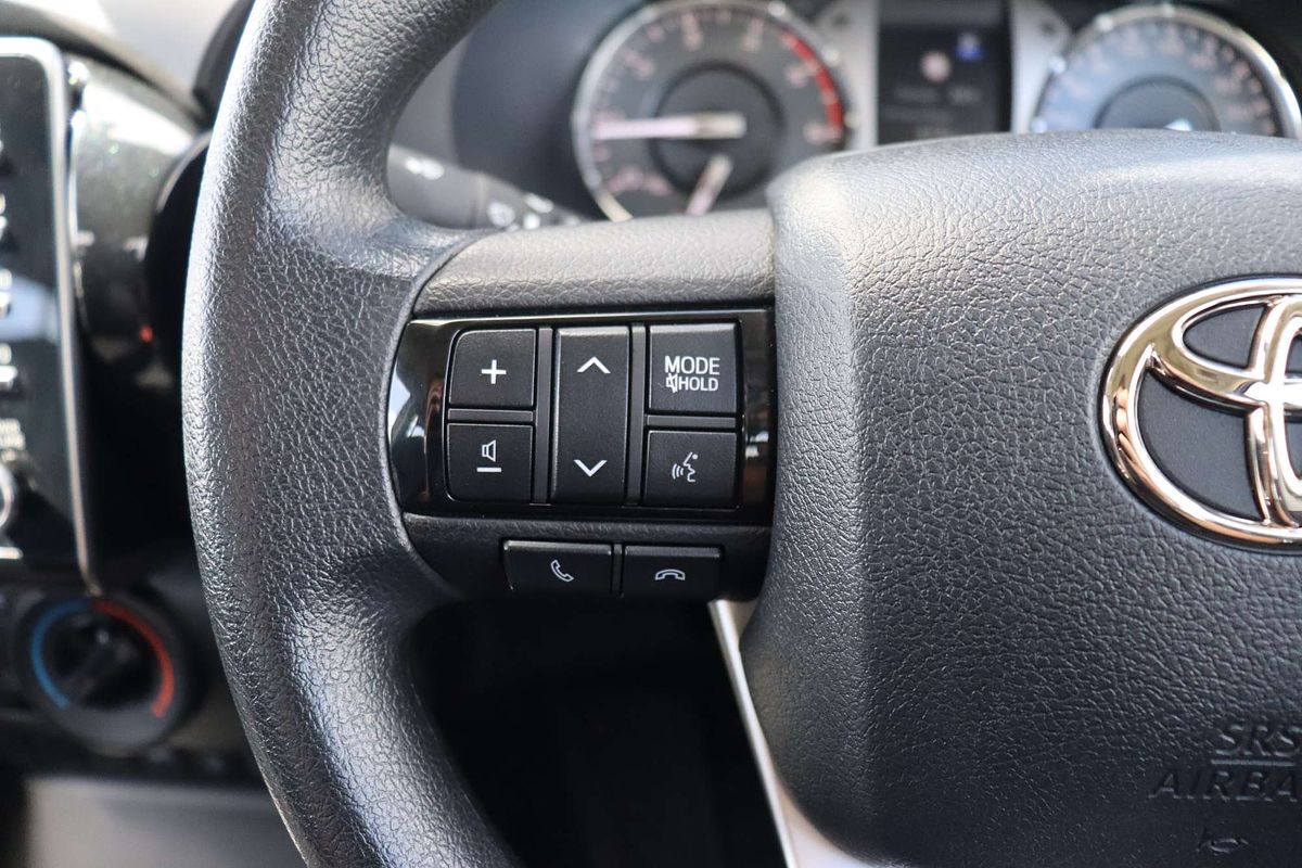 2024 Toyota Hilux SR GUN126R 4X4