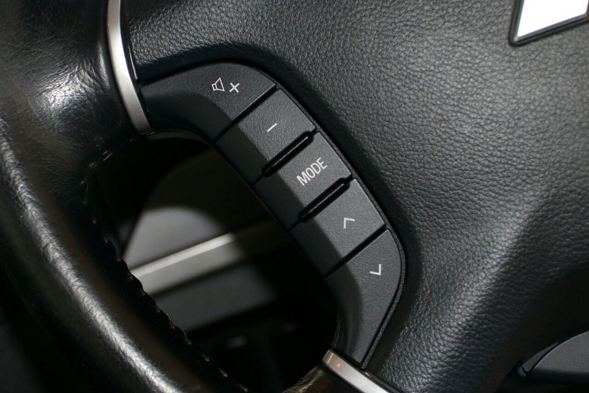 2013 Mitsubishi Pajero