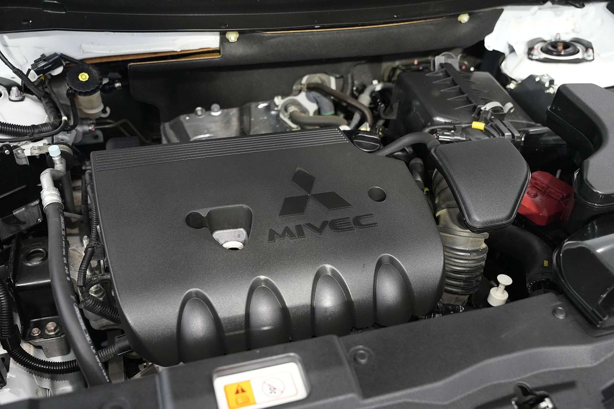 2018 Mitsubishi Outlander ES ADAS ZL