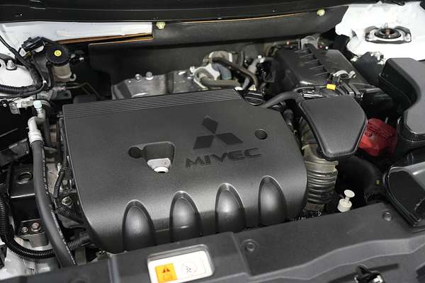 2018 Mitsubishi Outlander ES ADAS ZL