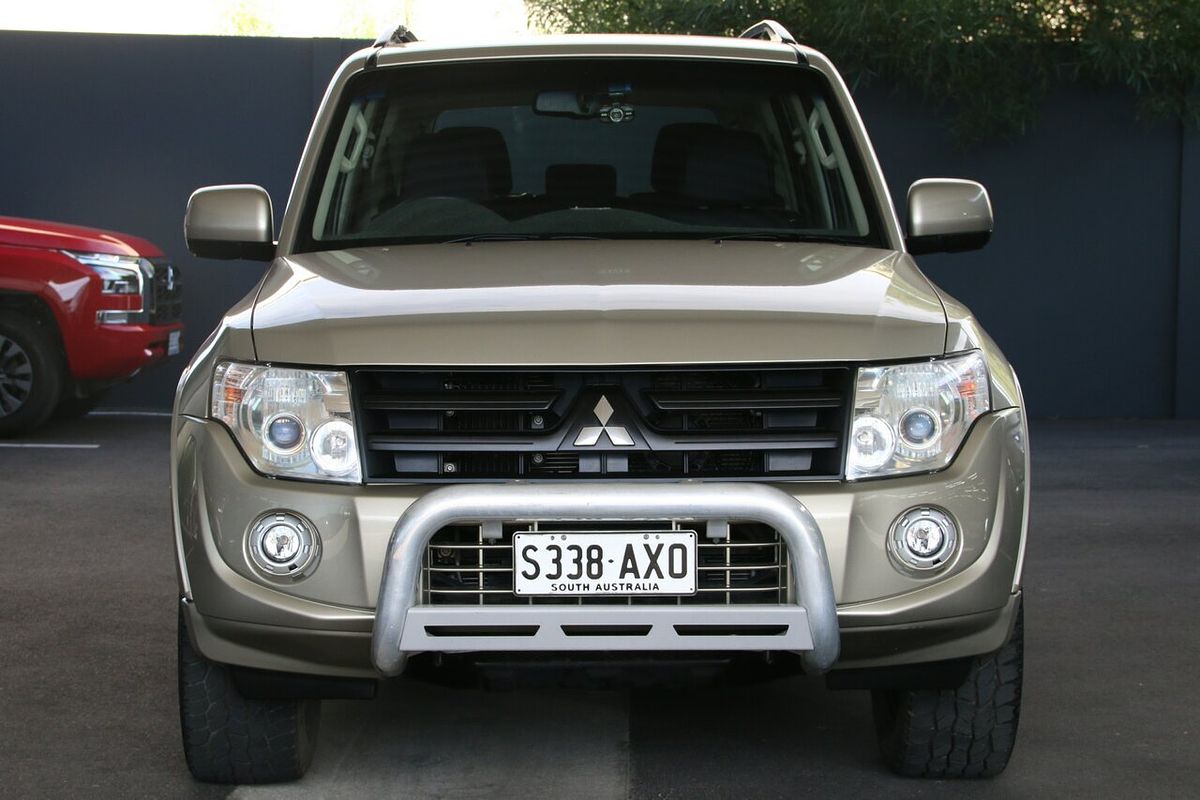 2013 Mitsubishi Pajero