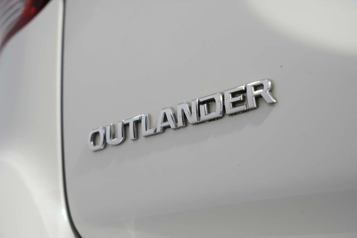 2018 Mitsubishi Outlander ES ADAS ZL