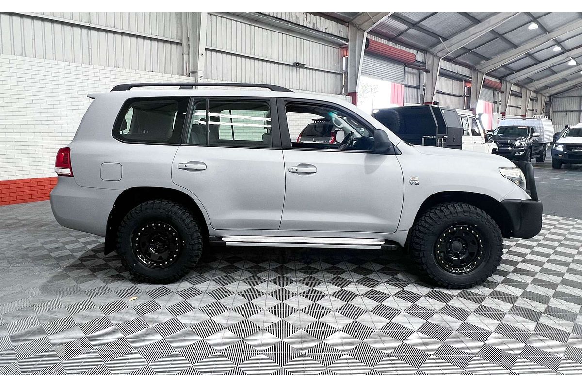 2011 Toyota Landcruiser GXL UZJ200R