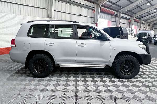 2011 Toyota Landcruiser GXL UZJ200R