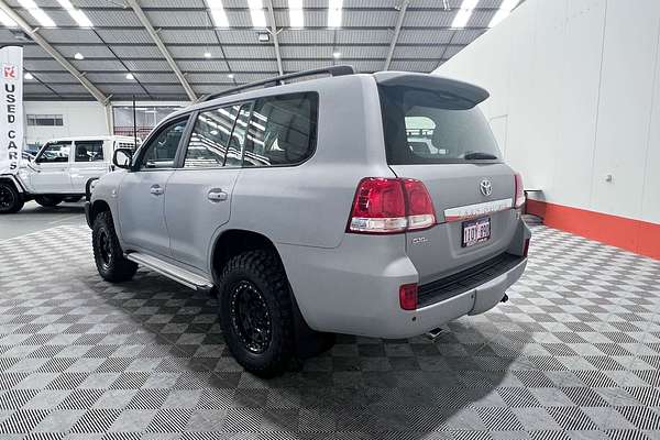 2011 Toyota Landcruiser GXL UZJ200R