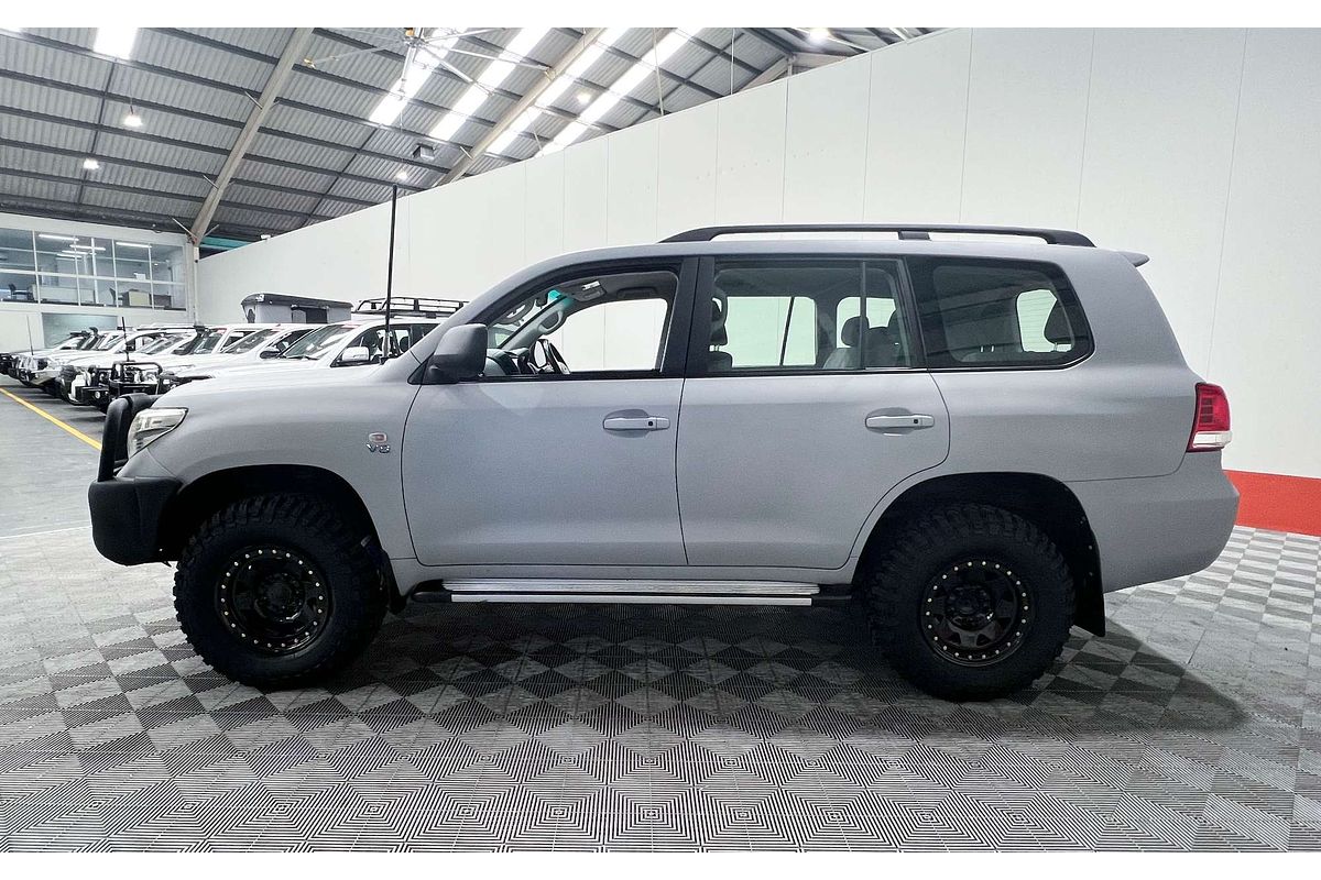 2011 Toyota Landcruiser GXL UZJ200R