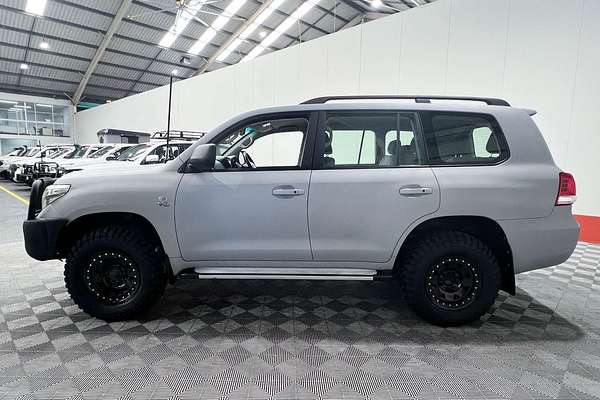 2011 Toyota Landcruiser GXL UZJ200R