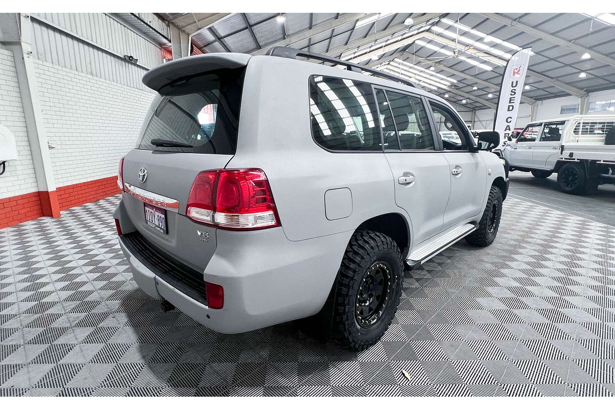 2011 Toyota Landcruiser GXL UZJ200R