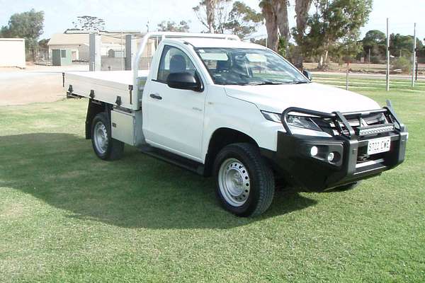 2023 Mitsubishi Triton GLX MR 4X4