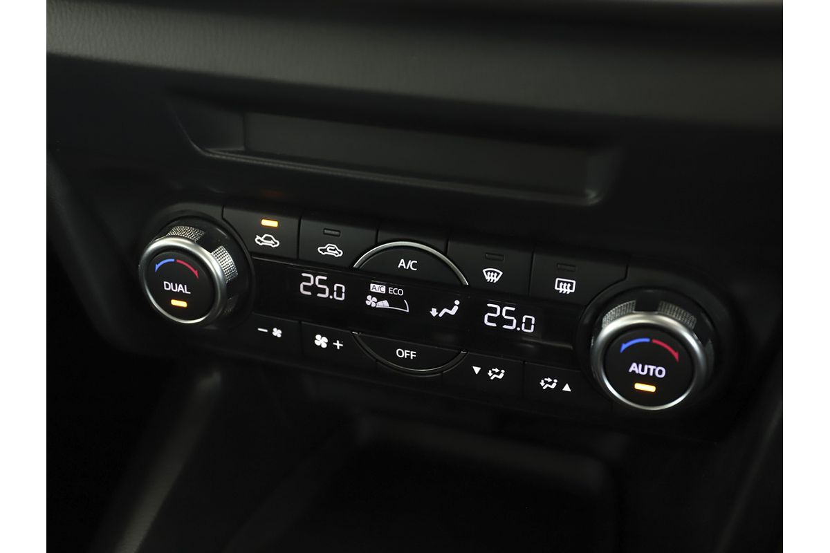 MAZDA3 M 6MAN SEDAN SP25