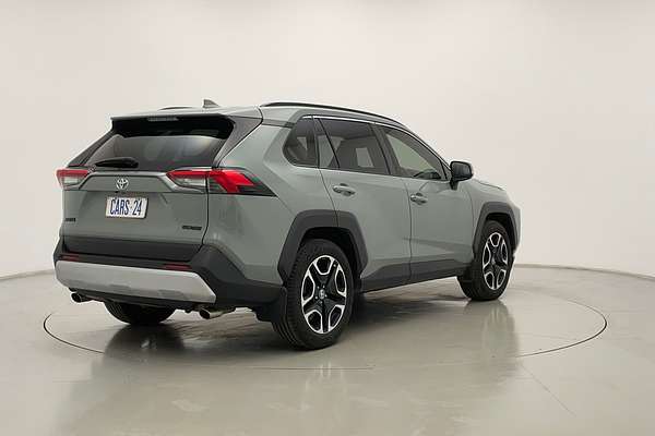 2020 Toyota RAV4 Edge AXAA54R