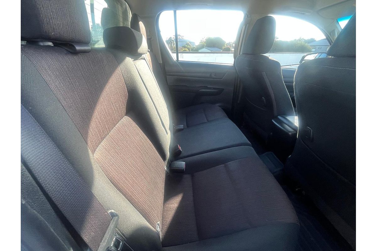 2018 Toyota Hilux SR GUN126R 4X4