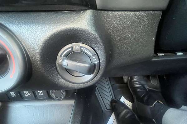 2018 Toyota Hilux SR GUN126R 4X4