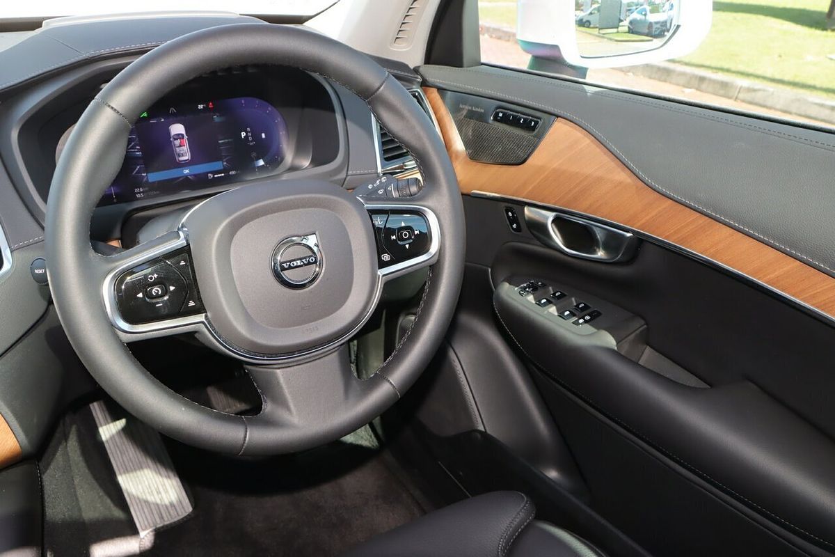 2023 Volvo XC90 Ultimate B6 Bright