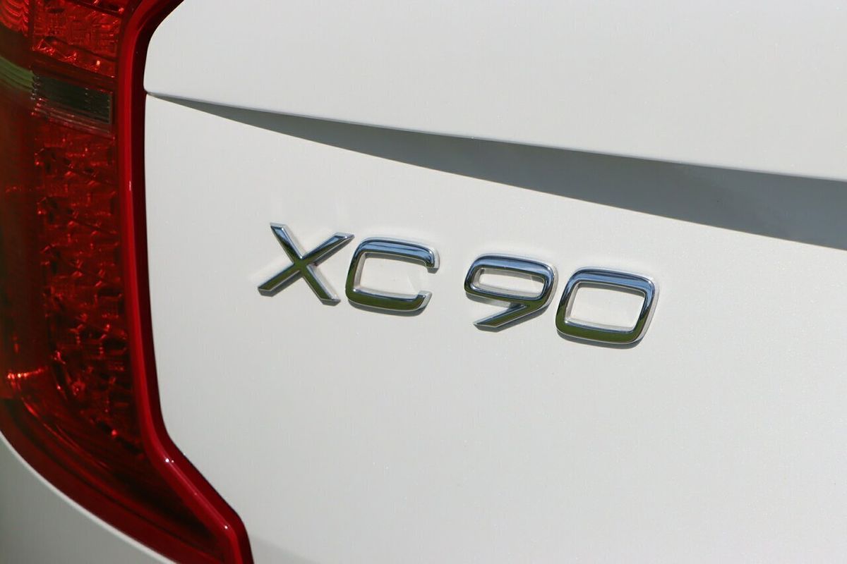 2023 Volvo XC90 Ultimate B6 Bright