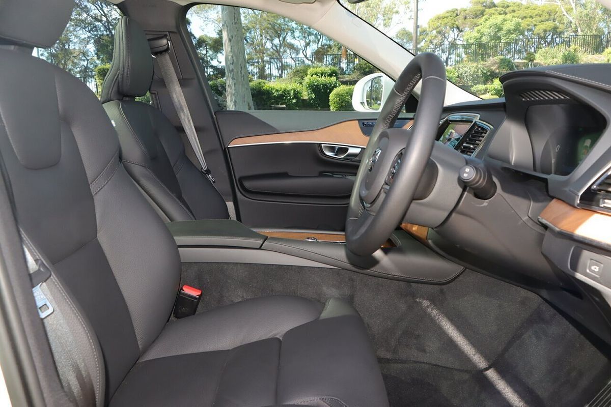 2023 Volvo XC90 Ultimate B6 Bright