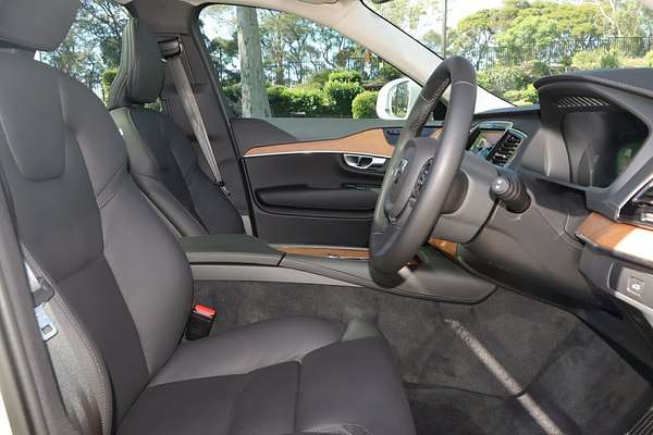 2023 Volvo XC90 Ultimate B6 Bright
