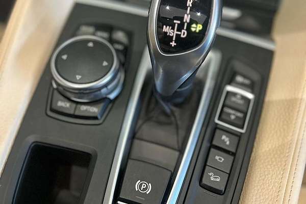 2015 BMW X6 xDrive30d F16