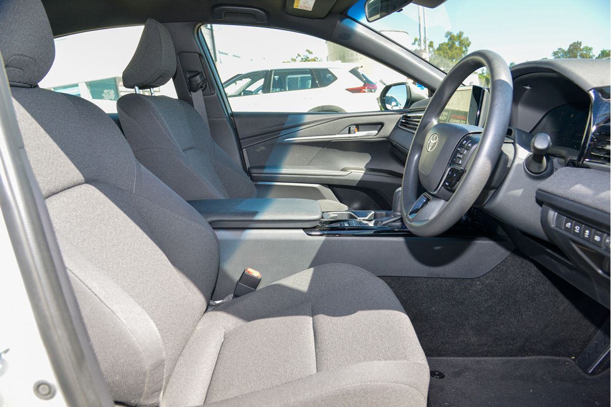 2024 Toyota Camry Ascent AXVH80R
