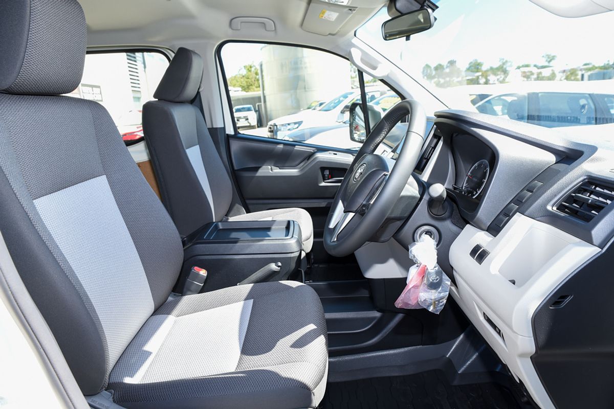 2025 Toyota Hiace GDH300R