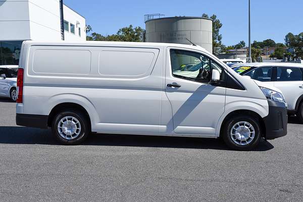 2025 Toyota Hiace GDH300R