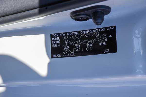 2025 Toyota Hiace GDH300R