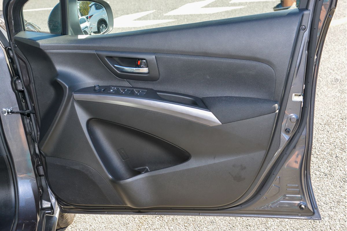 2023 Suzuki S-Cross JYB
