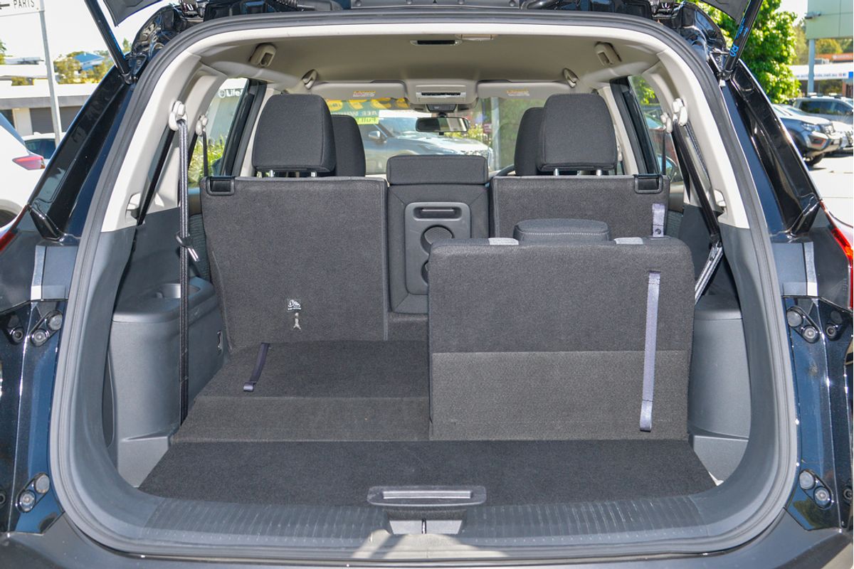2023 Nissan X-TRAIL ST T33