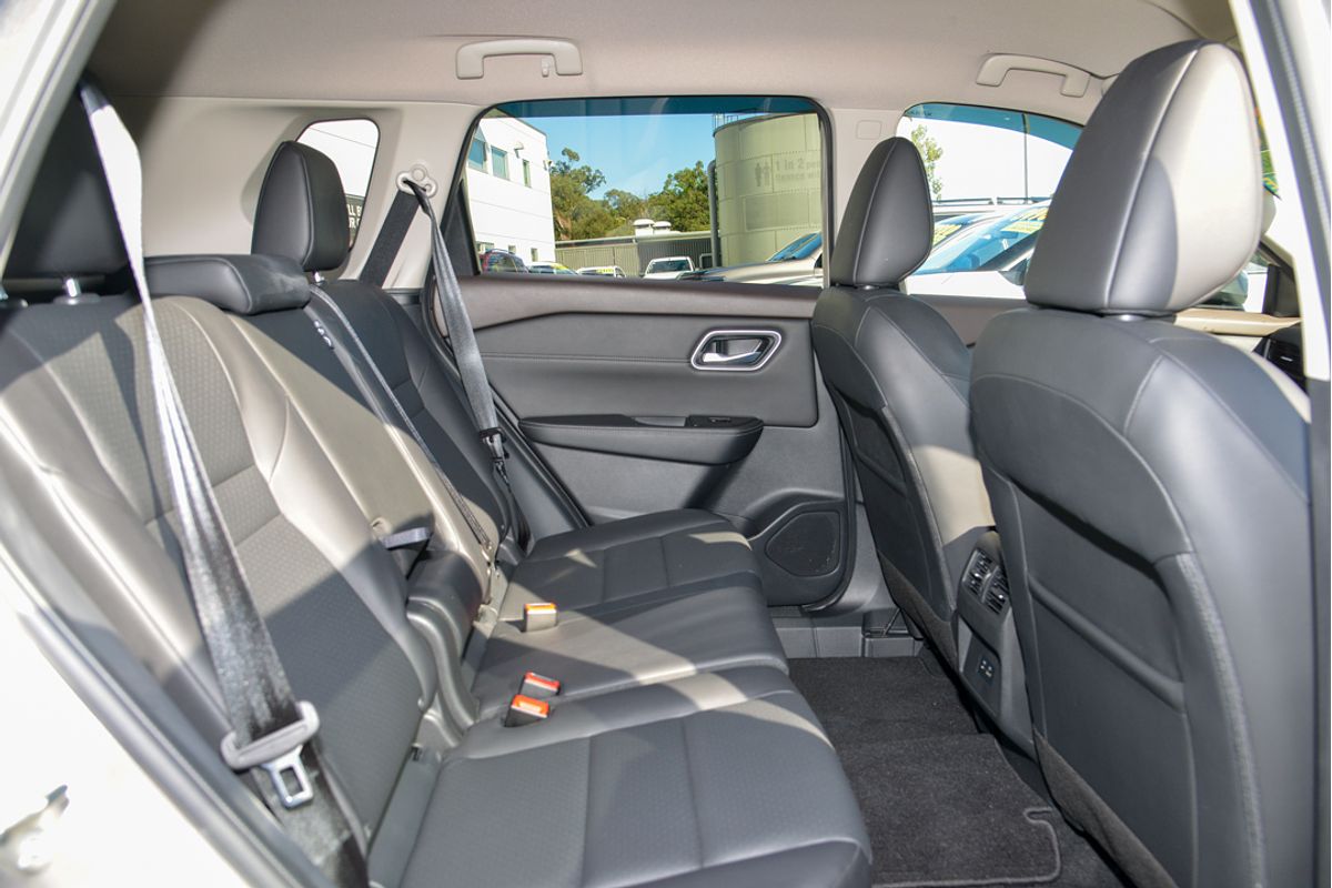 2024 Nissan X-TRAIL ST-L T33