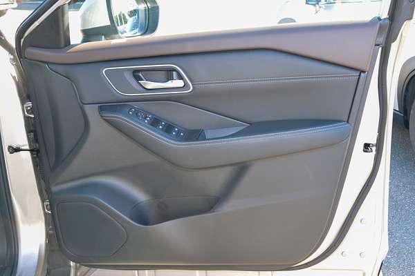 2024 Nissan X-TRAIL ST-L T33