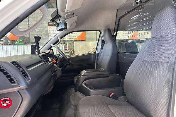 2018 Toyota Hiace Commuter KDH223R