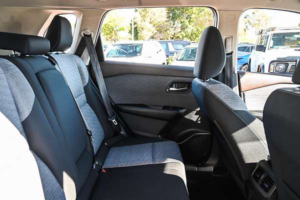 2024 Nissan X-TRAIL ST T33
