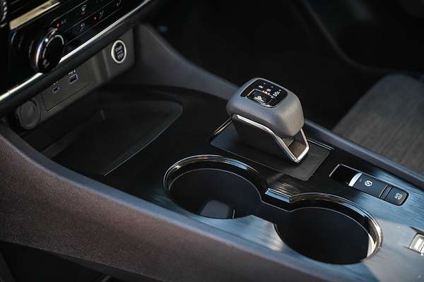 2024 Nissan X-TRAIL ST T33