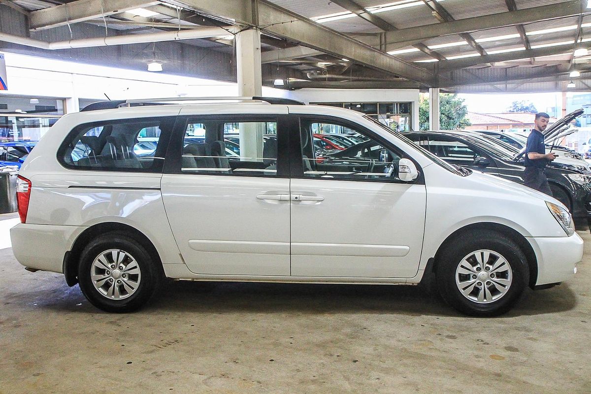 2012 Kia Grand Carnival Si VQ