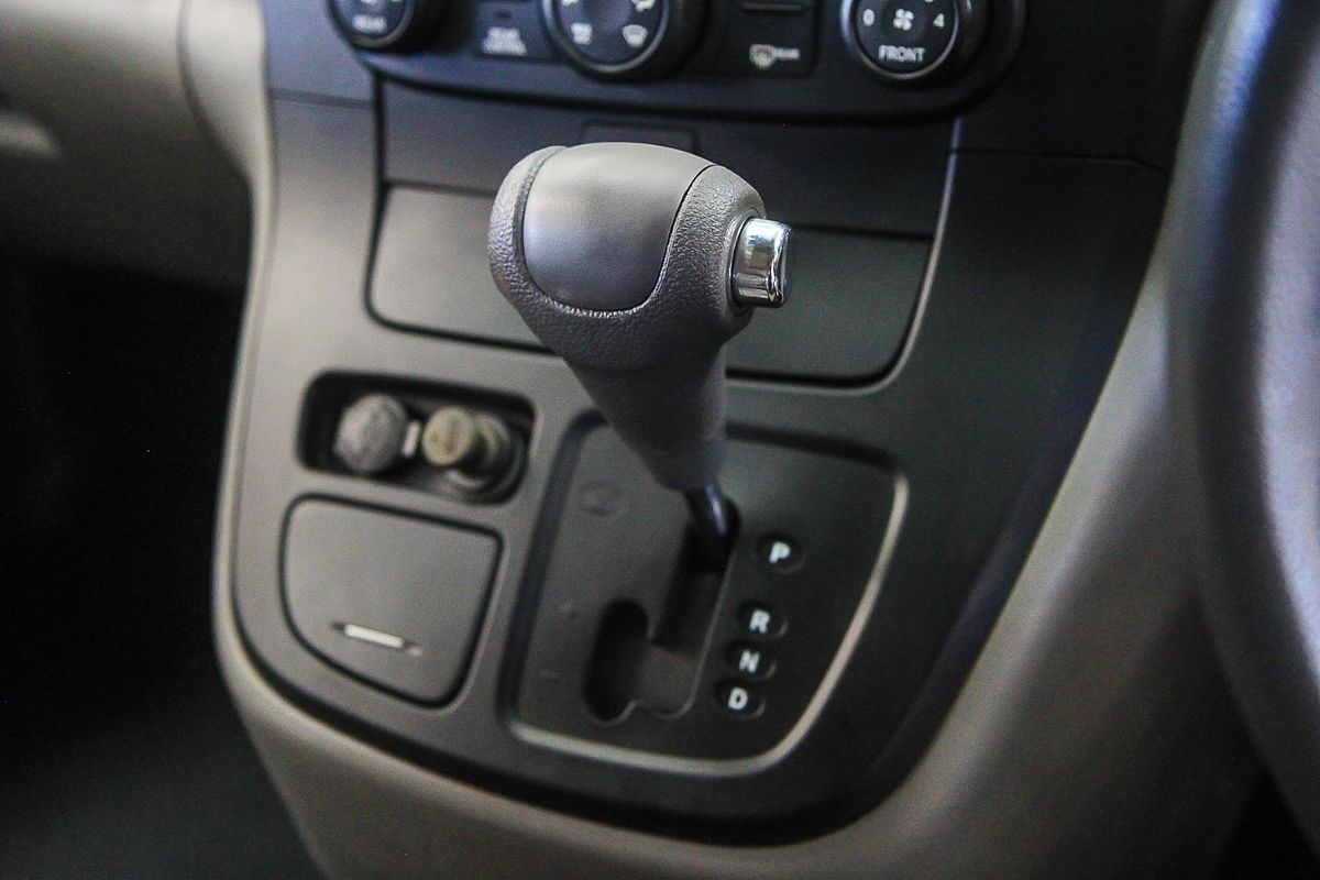 2012 Kia Grand Carnival Si VQ
