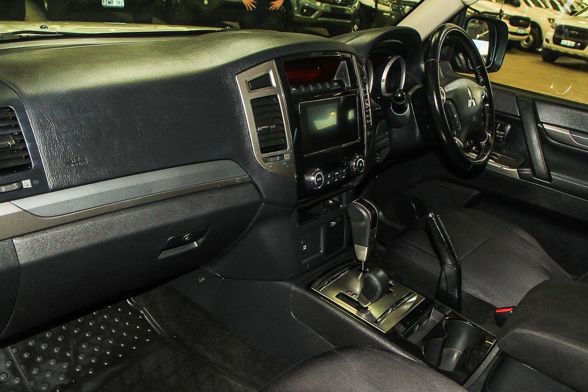 2020 Mitsubishi Pajero GLX NX